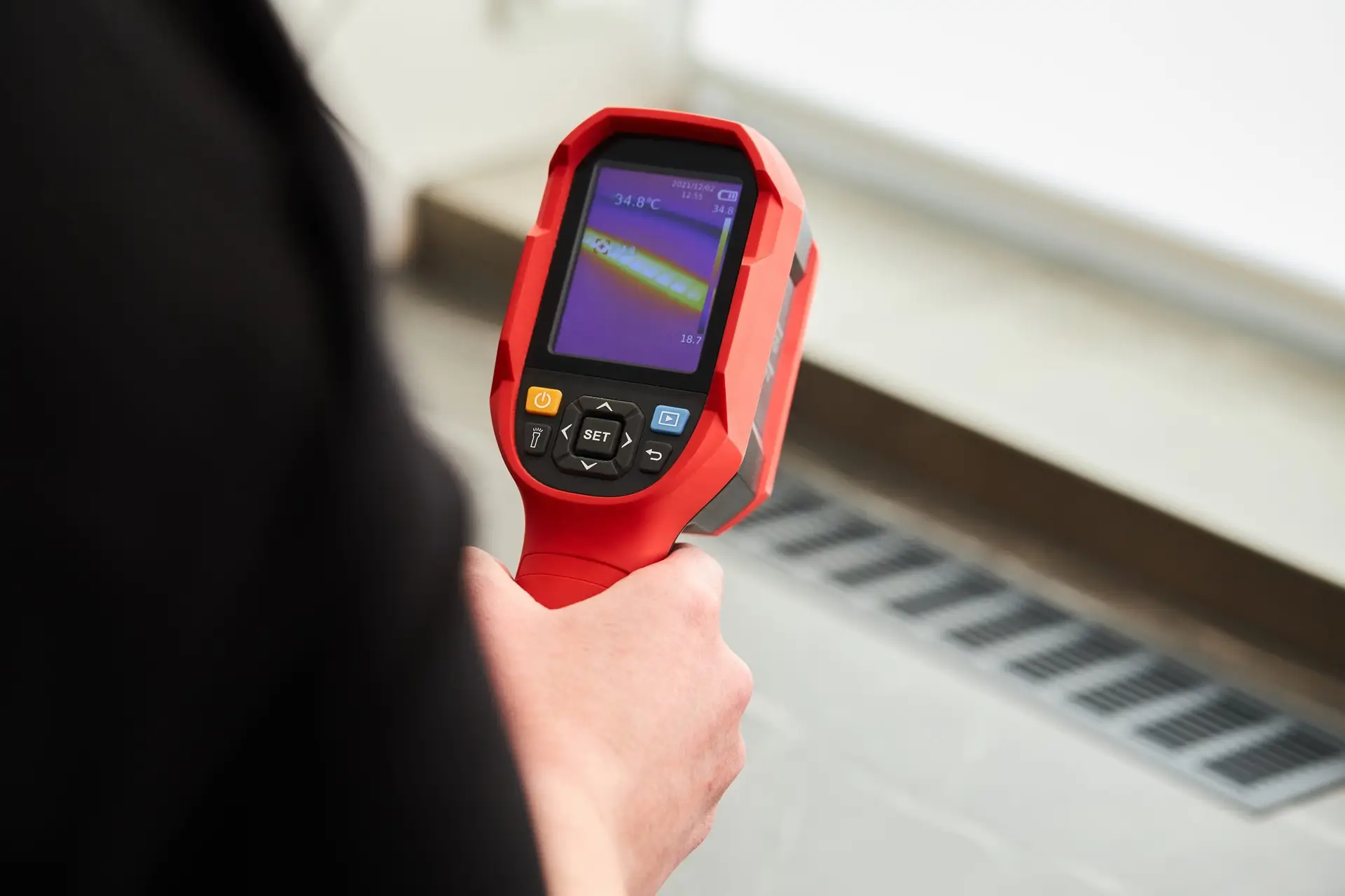 Thermal,Imaging,Device,For,Inspection,Of,Heating,Equipment.,Heat,Loss