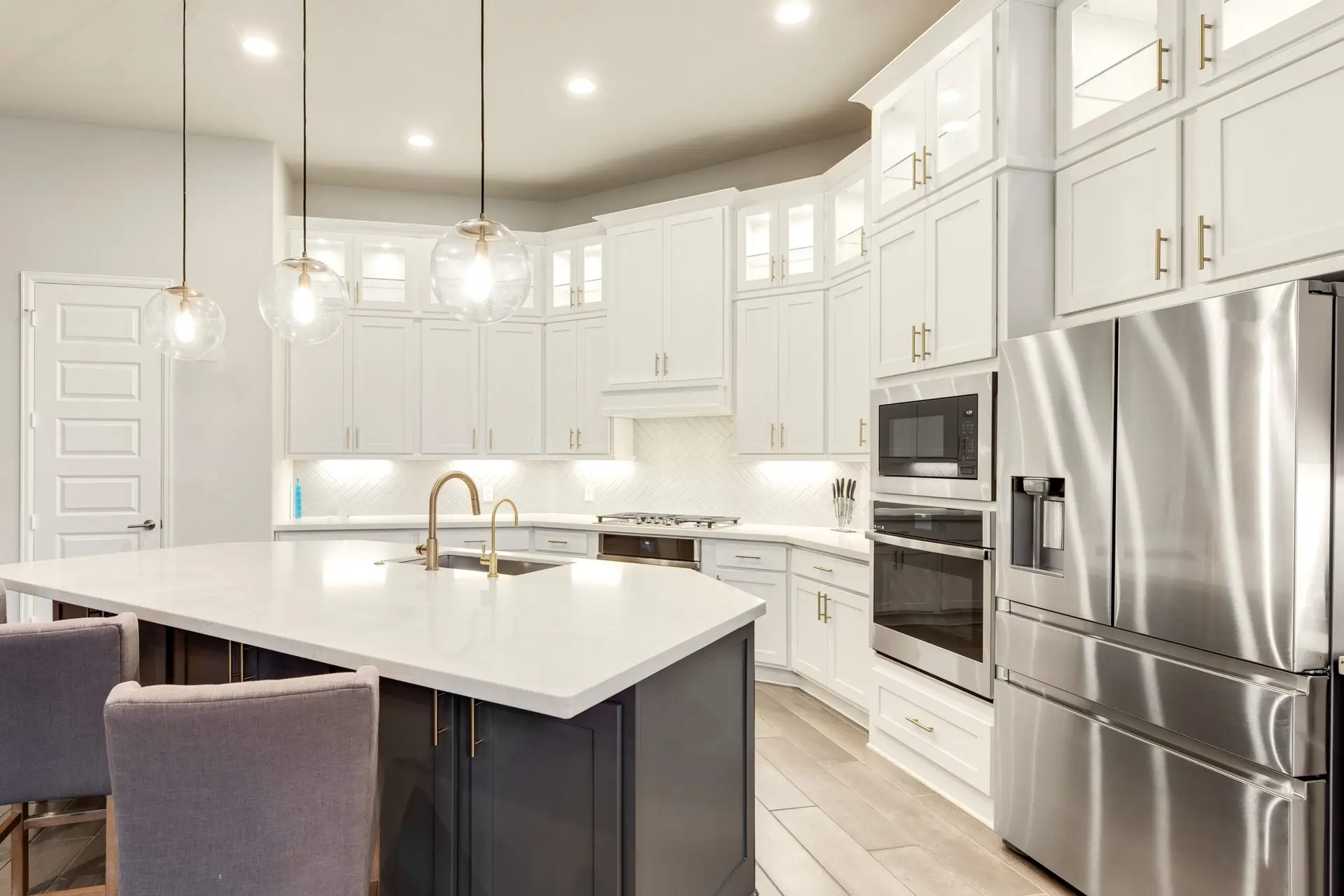 A,Home,Kitchen,With,White,Accents
